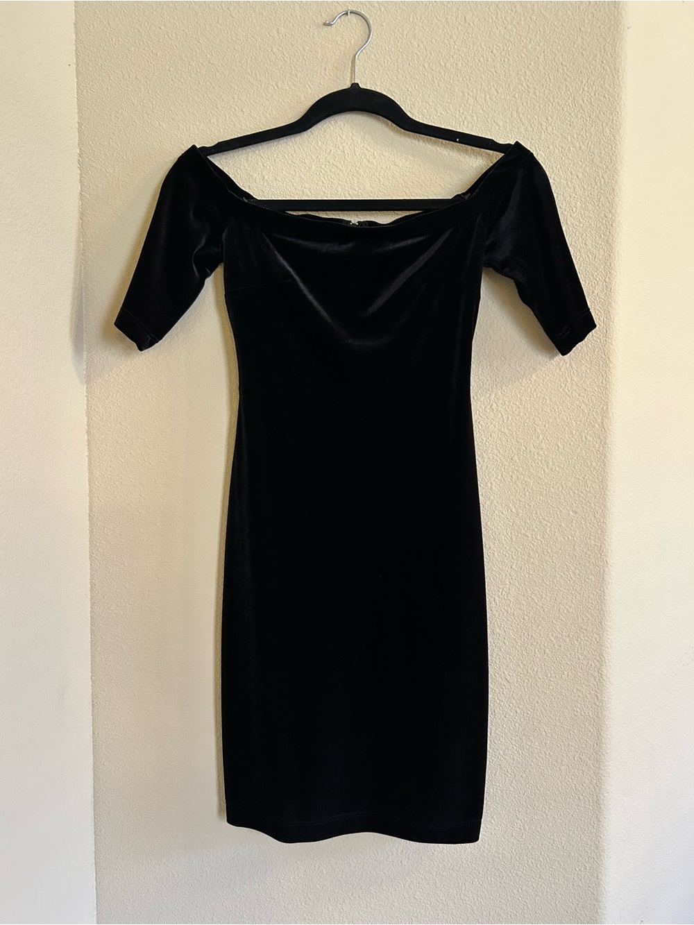 B Darlin Black Velvet Off-Shoulder Bodycon Dress